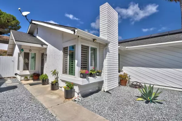 Oceanside, CA 92054,373 Mainsail RD