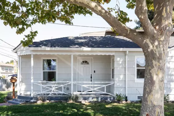 Redwood City, CA 94061,1105 Oak AVE