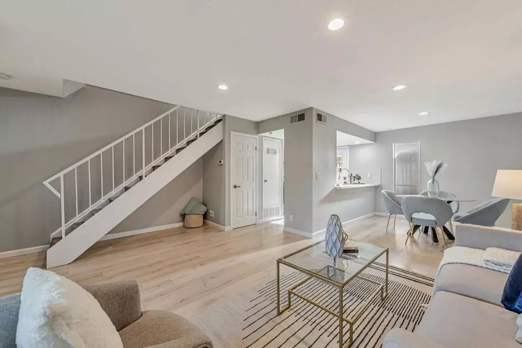 Sunnyvale, CA 94086,236 E Red Oak DR #P