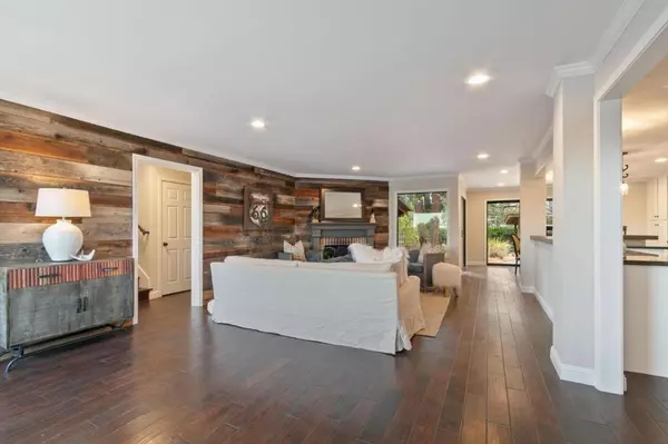 San Carlos, CA 94070,352 Oakview DR