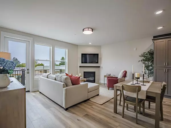 Aptos, CA 95003,121 Aptos Village WAY #2