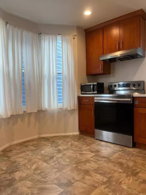 San Francisco, CA 94112,258 Flood AVE