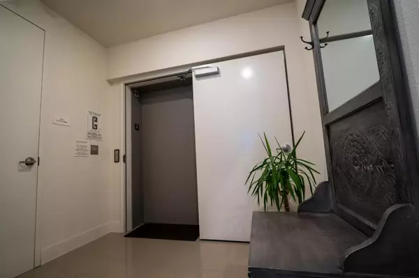 Foster City, CA 94404,708 Eppleton LN #204