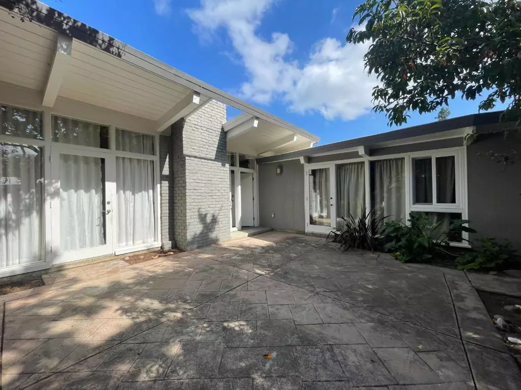 Palo Alto, CA 94303,643 Wildwood LN