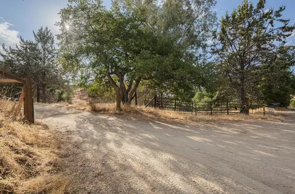 Bradley, CA 93426,2350 Bryson Hesperia RD