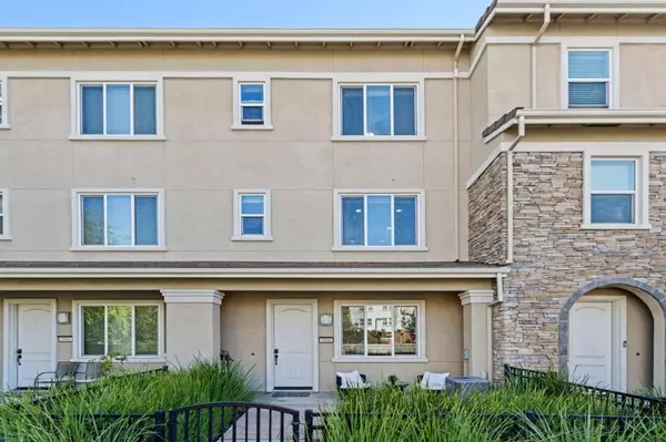 5886 Smoky Quartz LOOP, San Jose, CA 95123