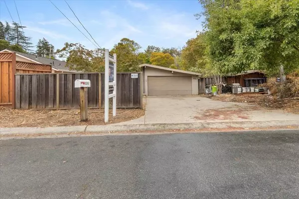 Saratoga, CA 95070,13741 Quito RD