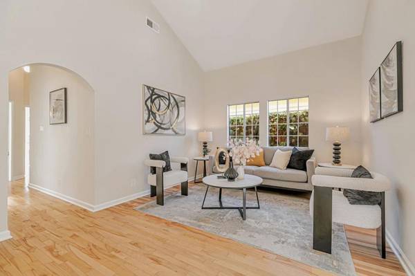 Mountain View, CA 94040,280 College AVE