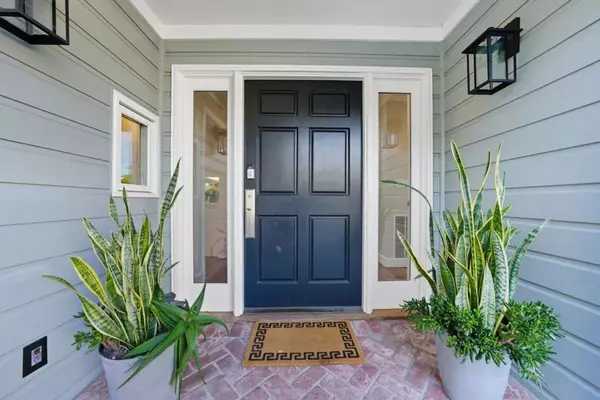 Redwood City, CA 94062,3654 Altamont WAY