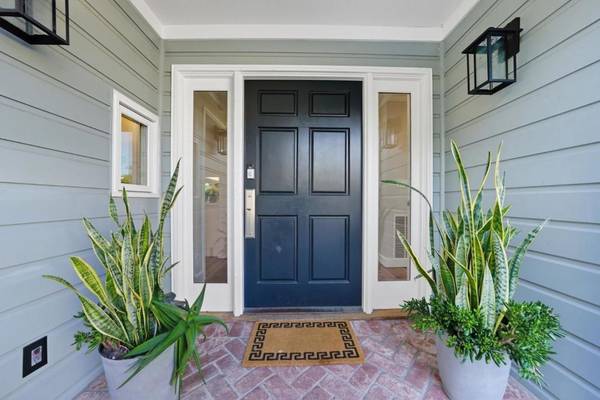 Redwood City, CA 94062,3654 Altamont WAY