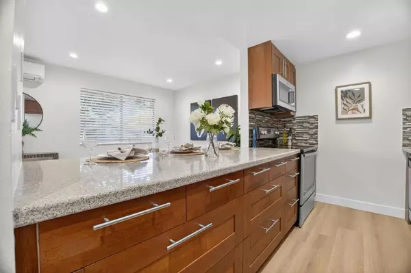 Mountain View, CA 94043,90 Flynn AVE #C