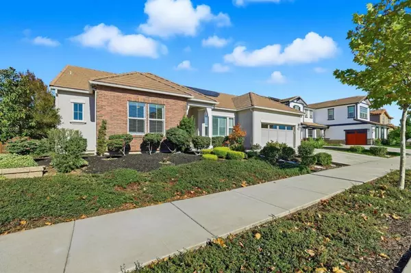 Morgan Hill, CA 95037,18664 White Moon DR