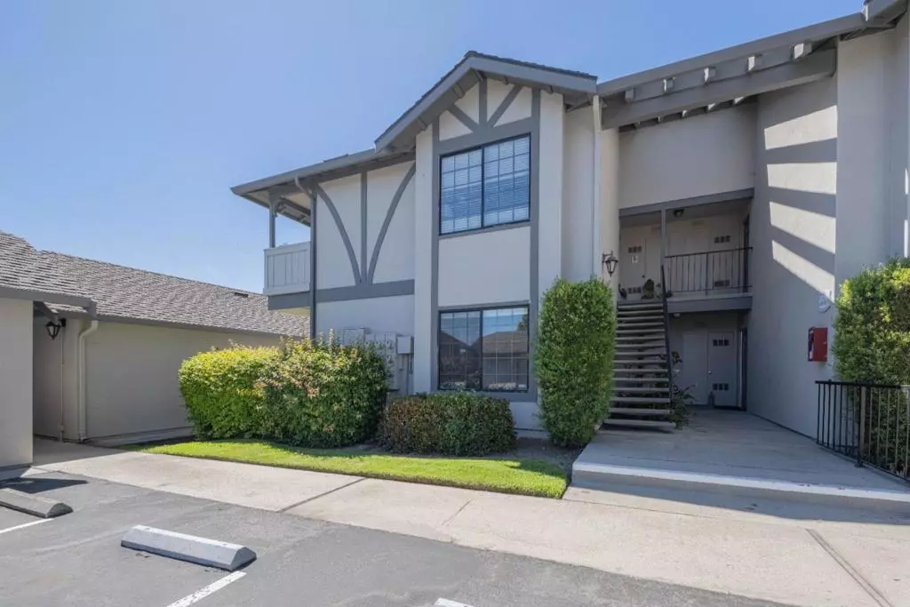 Salinas, CA 93901,1051 Riker ST #5