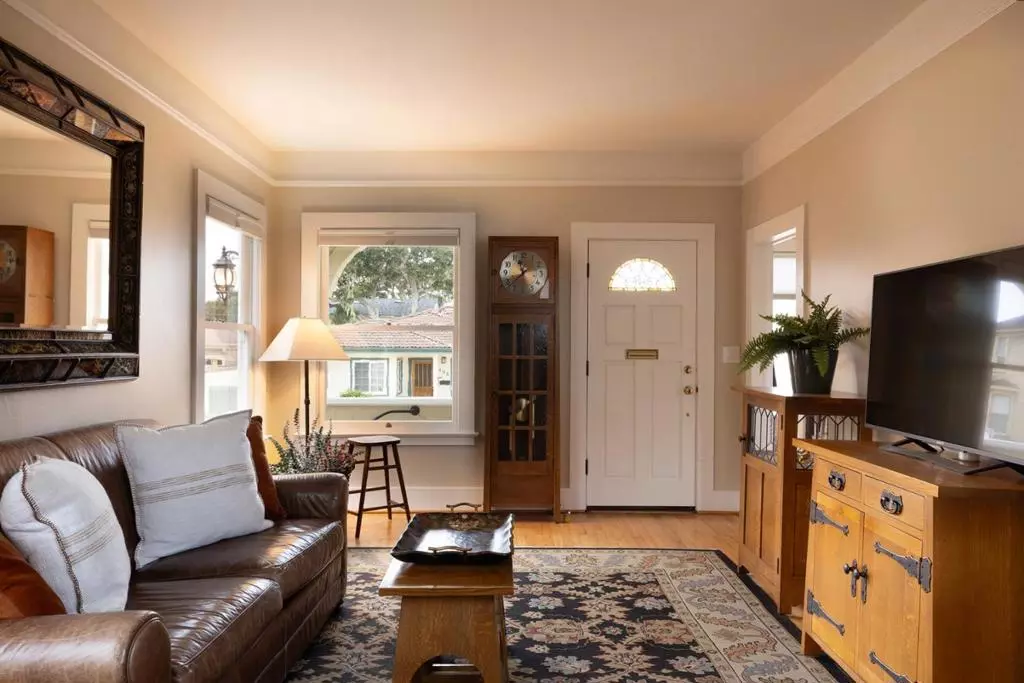 Pacific Grove, CA 93950,405 Carmel AVE