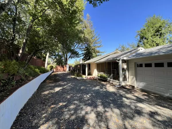 Los Gatos, CA 95033,18065 Soda Springs RD