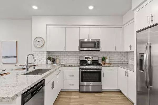 San Jose, CA 95123,5925 Charlotte DR #212