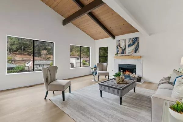 Aptos, CA 95003,980 Wallace AVE