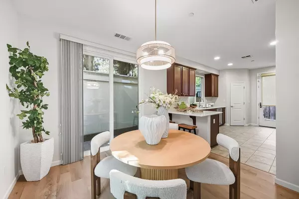 Campbell, CA 95008,146 English Rose CIR