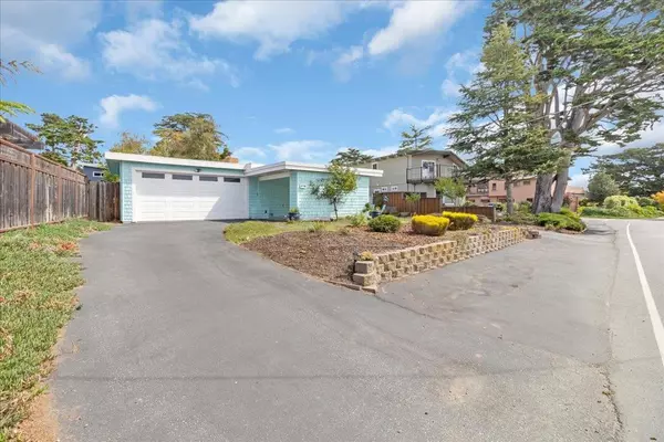 Aptos, CA 95003,511 Cliff DR