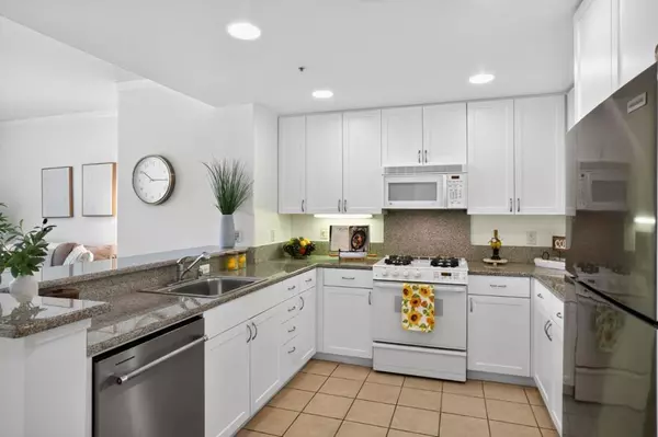Cupertino, CA 95014,20488 Stevens Creek BLVD #2102