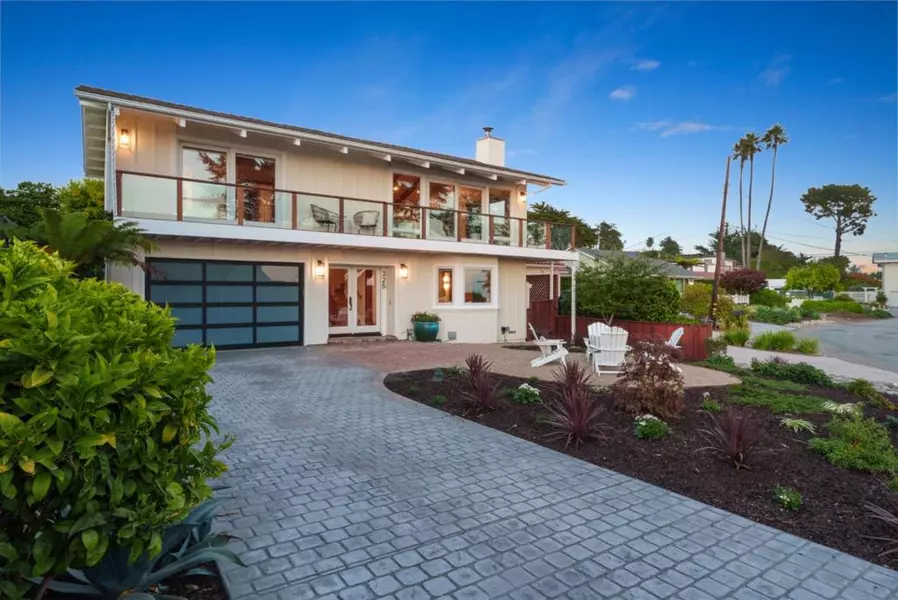 325 Kingsbury DR, Aptos, CA 95003