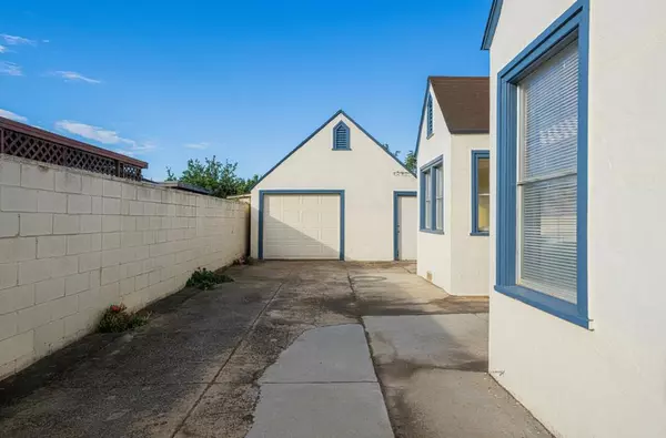 Greenfield, CA 93927,215 10th ST