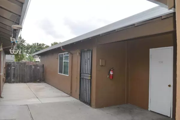 Stockton, CA 95207,722 E Swain RD