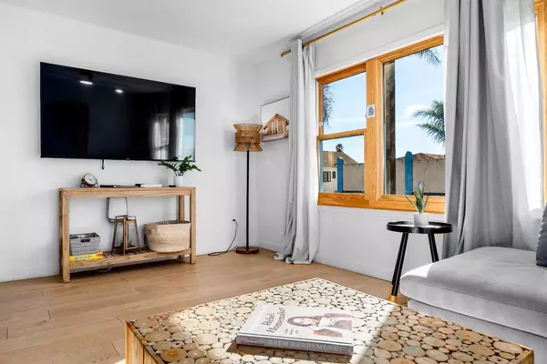 Capitola, CA 95010,208 Capitola AVE