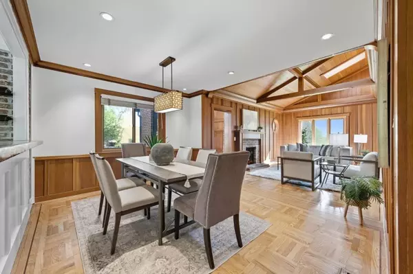 San Carlos, CA 94070,2662 Thornhill DR