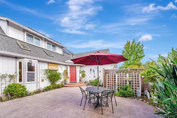 Redwood City, CA 94061,949 Pleasant Hill RD