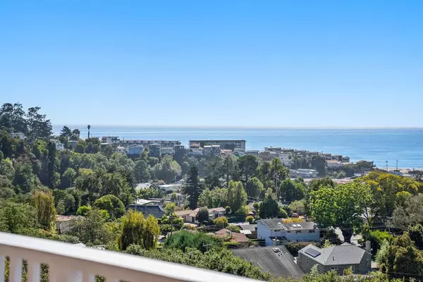 Aptos, CA 95003,220 Shoreview DR