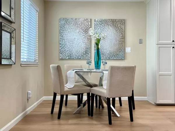 Pleasanton, CA 94588,2122 Arroyo CT #3