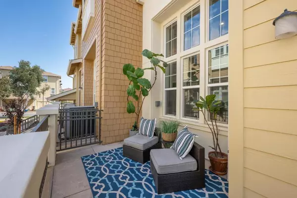 Redwood City, CA 94065,31 Bremerton CIR