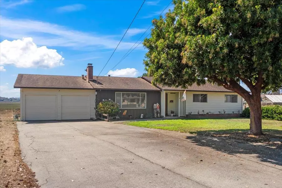 22 Easton RD, Royal Oaks, CA 95076