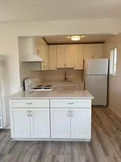 Burlingame, CA 94010,941 Rollins