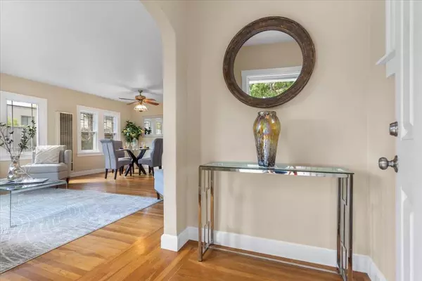 Oakland, CA 94602,4023 Laurel AVE