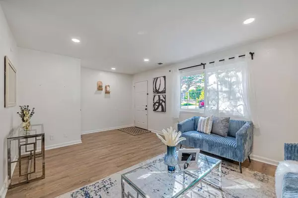 Campbell, CA 95008,201 Shelley AVE