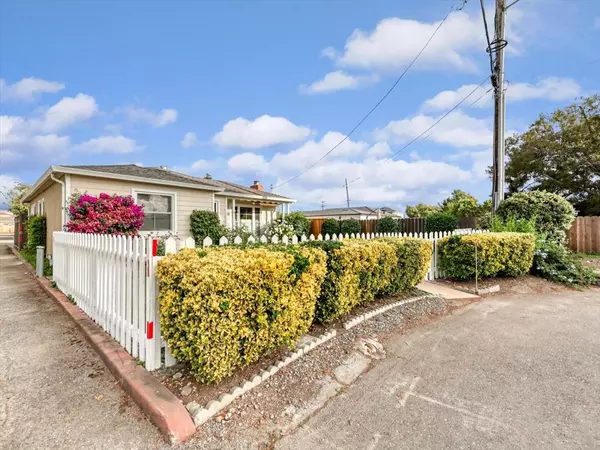 Castro Valley, CA 94546,20998 Chester ST