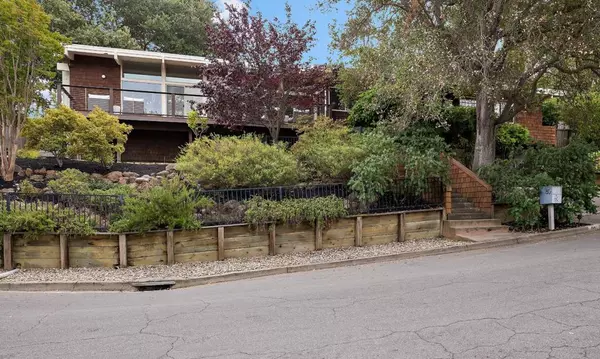 60 Linaria WAY, Portola Valley, CA 94028