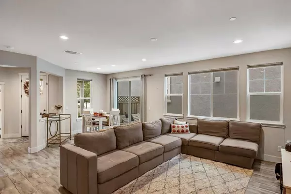 Marina, CA 93933,21610 Ord AVE