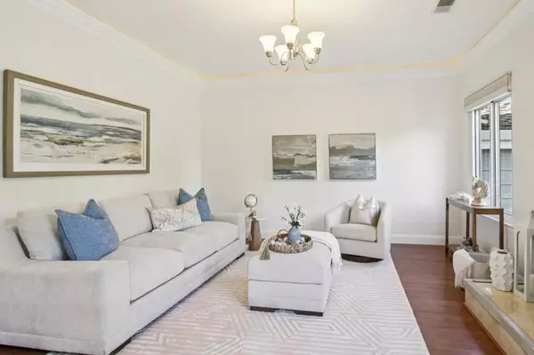 Daly City, CA 94015,289 Barbara LN