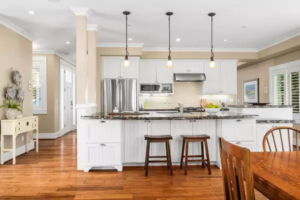 Santa Cruz, CA 95062,360 5th AVE