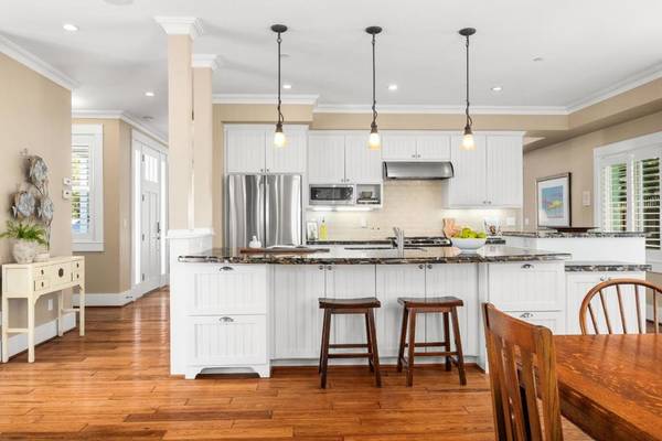 Santa Cruz, CA 95062,360 5th AVE