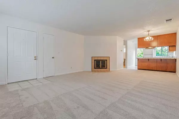 Santa Cruz, CA 95062,1733 Eastbrook CT