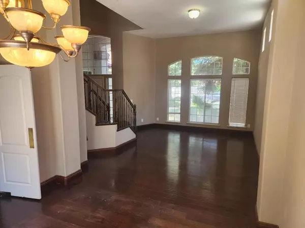 Fresno, CA 93720,9063 N Woodrow AVE