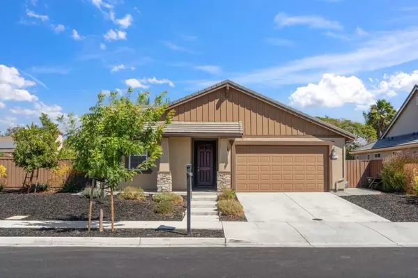 2741 Grayson ST, Hollister, CA 95023