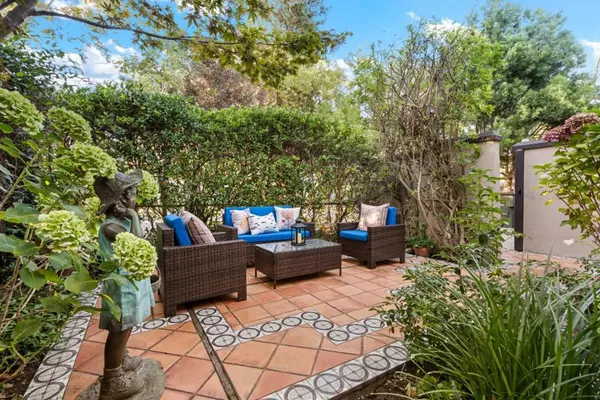 Palo Alto, CA 94301,678 Hawthorne AVE