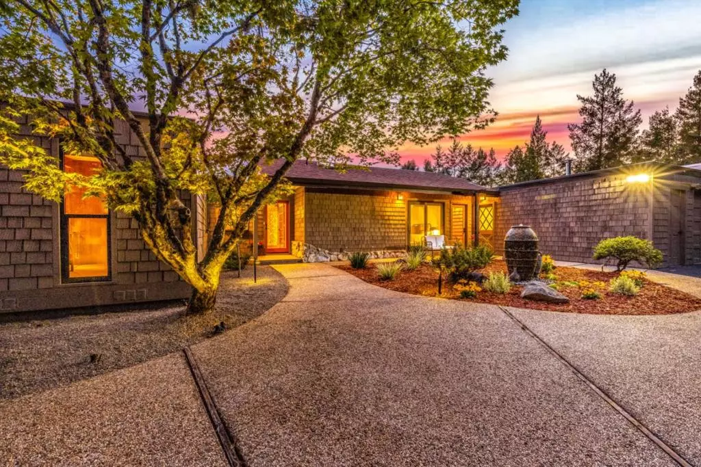 Los Gatos, CA 95033,800 Rancho Prieta RD