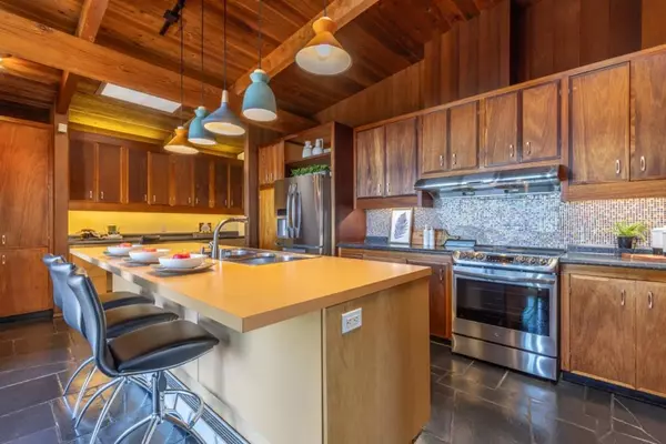 Los Gatos, CA 95033,800 Rancho Prieta RD