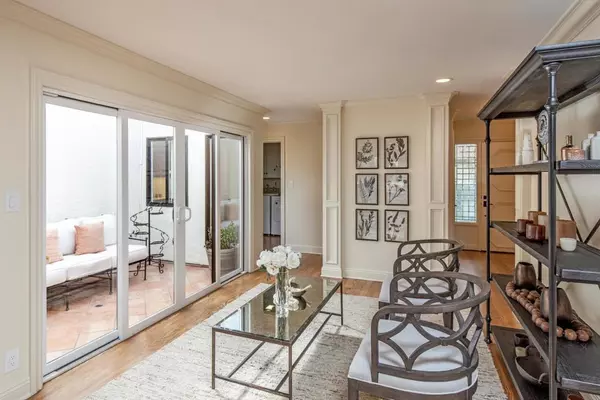 Cupertino, CA 95014,10961 Kester DR